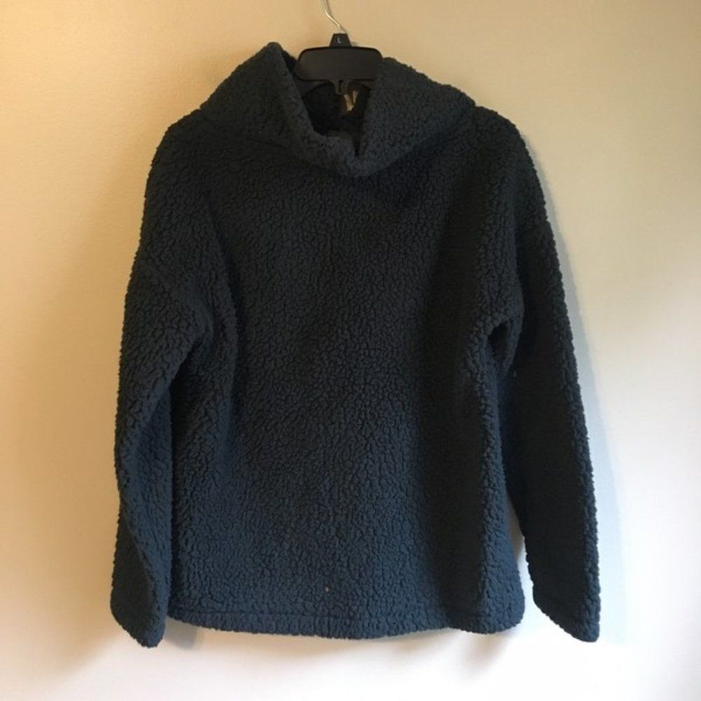 A new‎ day medium sweater